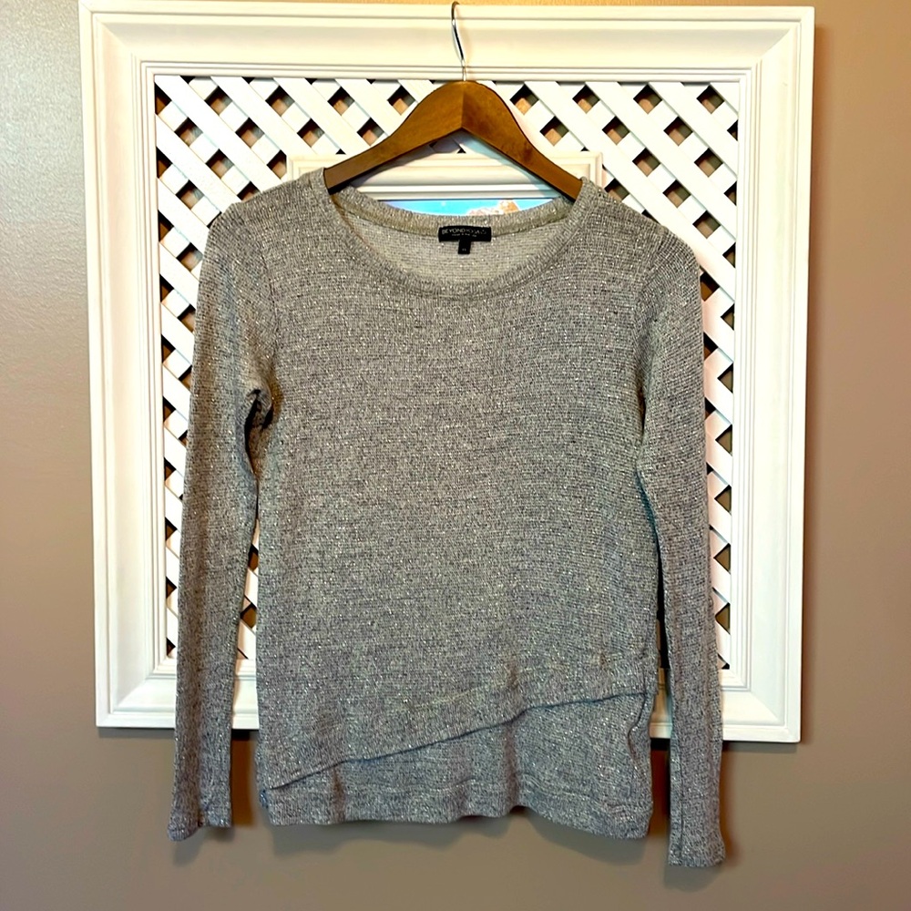Sale! Beyond Yoga gray women’s top size XS silver sparkle asymmetrical